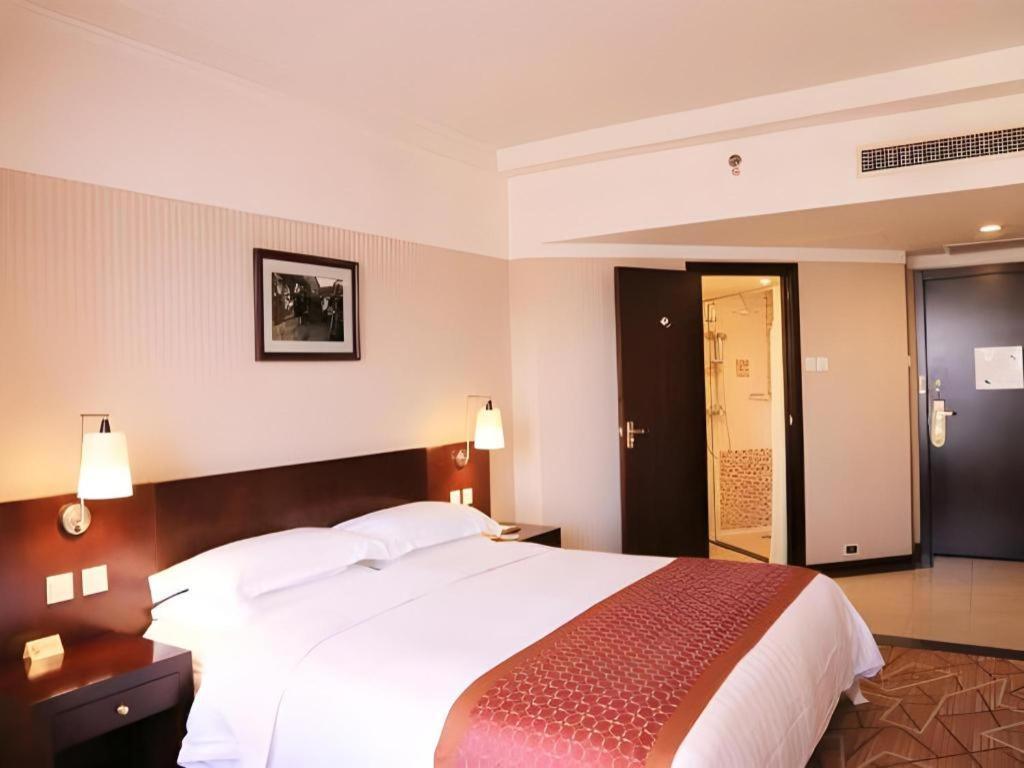 Dong Fang 3* Beijing