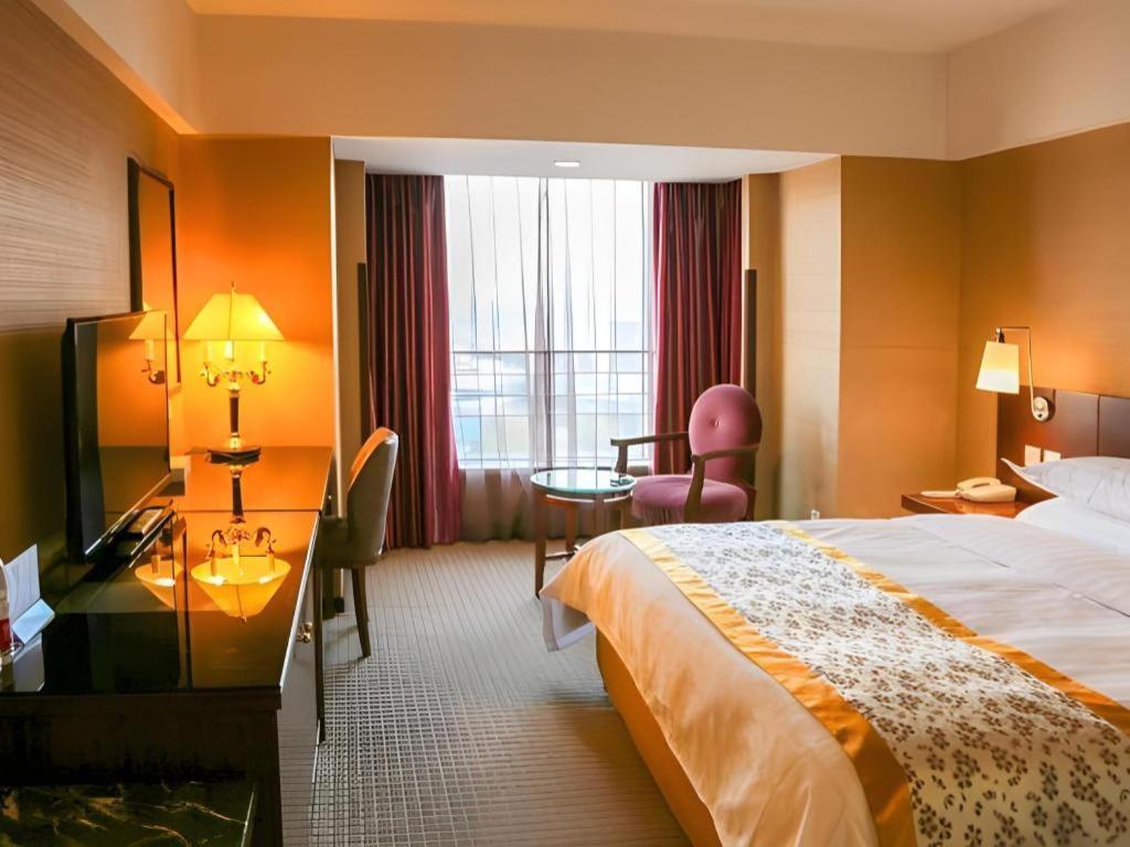 Dong Fang Hotel