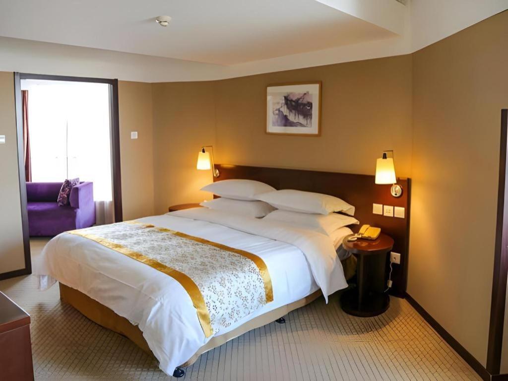 Dong Fang Hotel