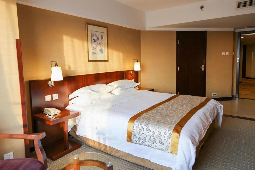 Dong Fang Hotel Beijing
